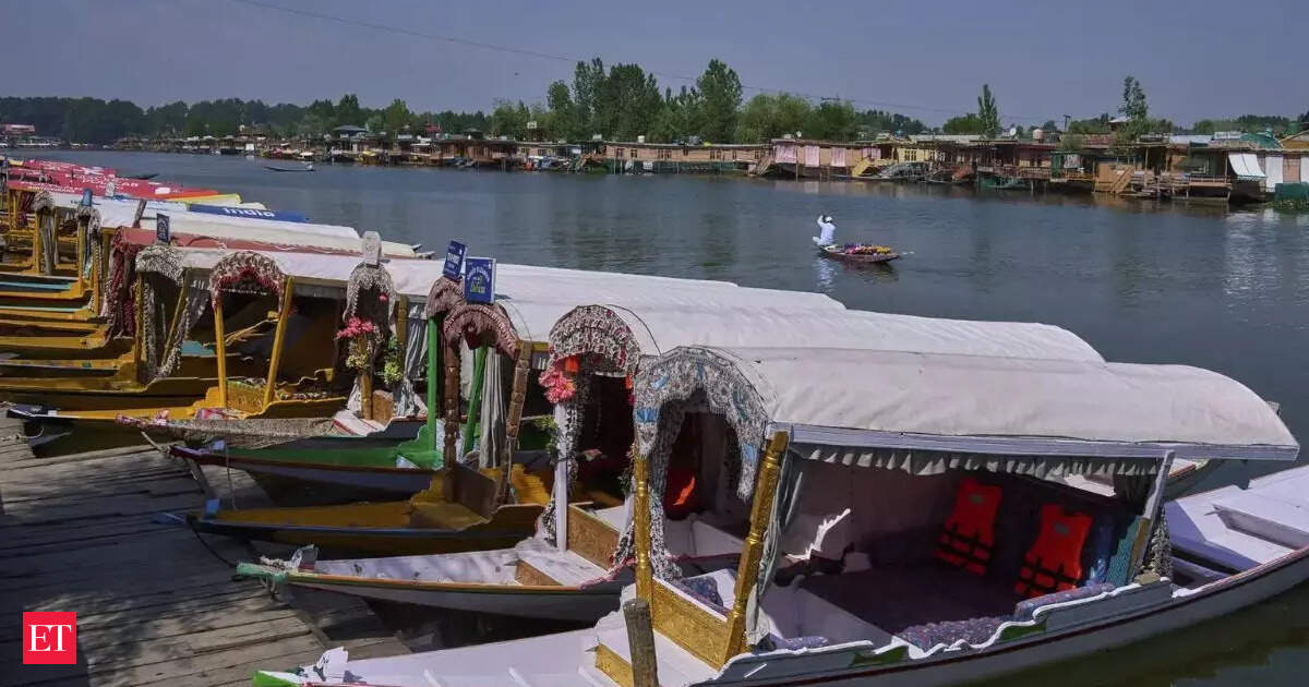 Heatwave in J&K: Jammu, Srinagar break hottest day record; Katra, Pahalgam, Gulmarg also sizzle as more hot, dry days predicted