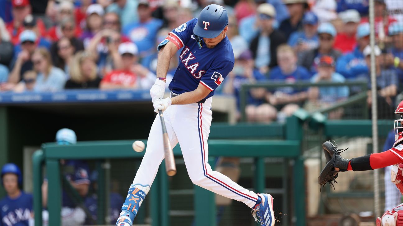 Ivan Carter Jam Rangers Hand on Great Diving Catch