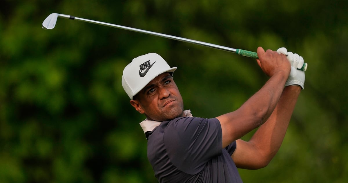 Tony Finau shoots +4 in the third round of Saturday - Desrat News
