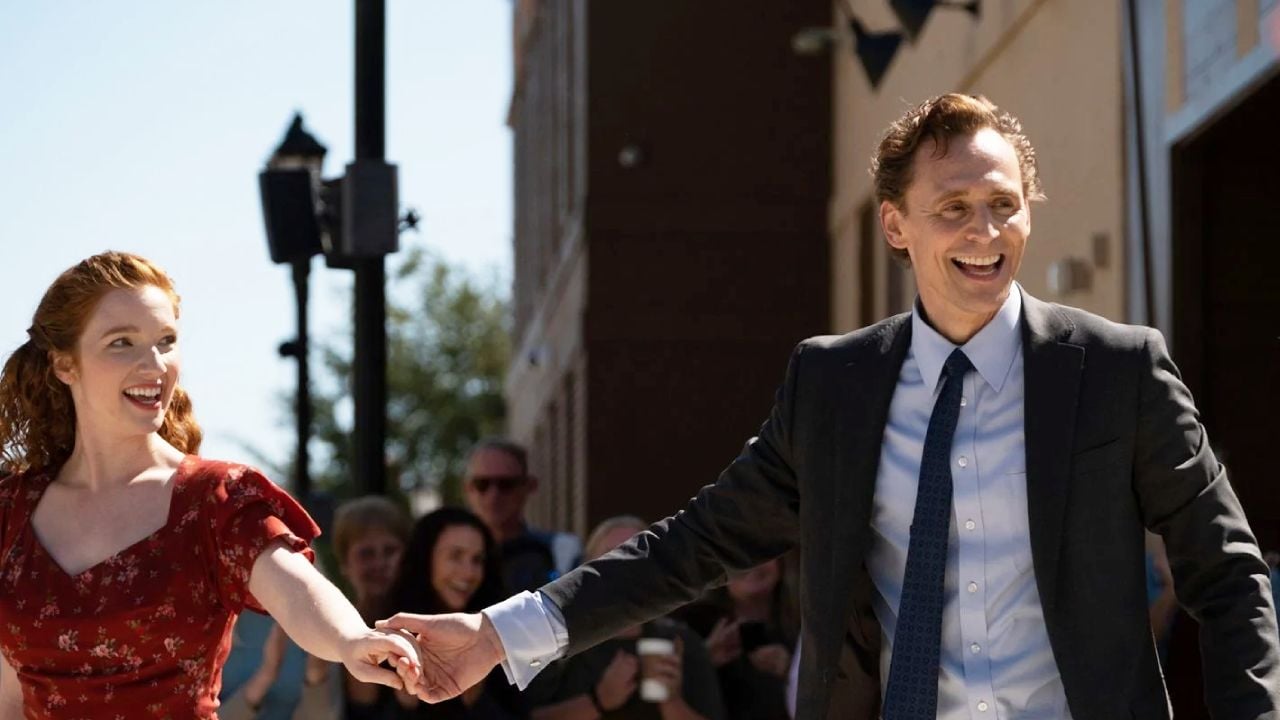 Annalizes Basso and Tom Hiddleston in